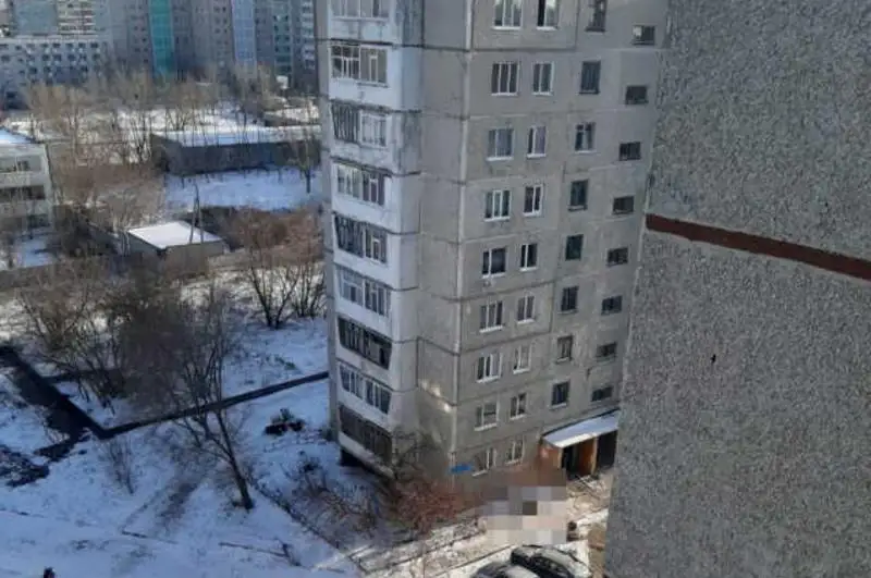 Женщина выпала из окна 9 этажа в Костанае