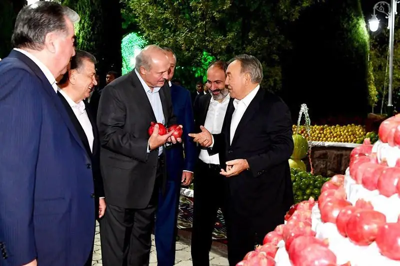 Фото из личного архива Елбасы опубликовали в соцсети