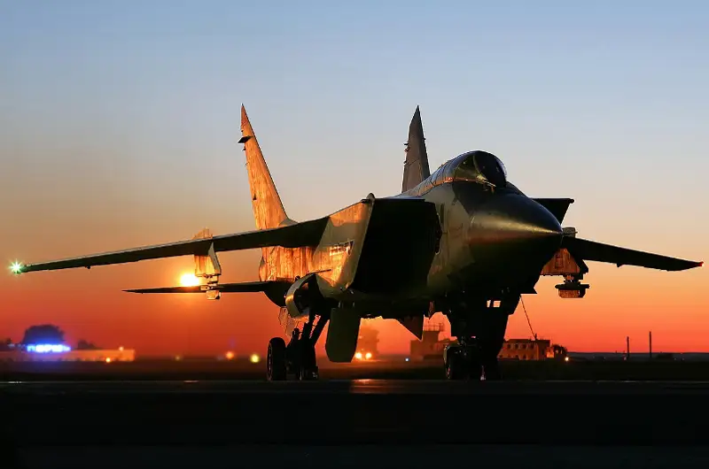 Полеты МиГ-31 приостановили в Казахстане