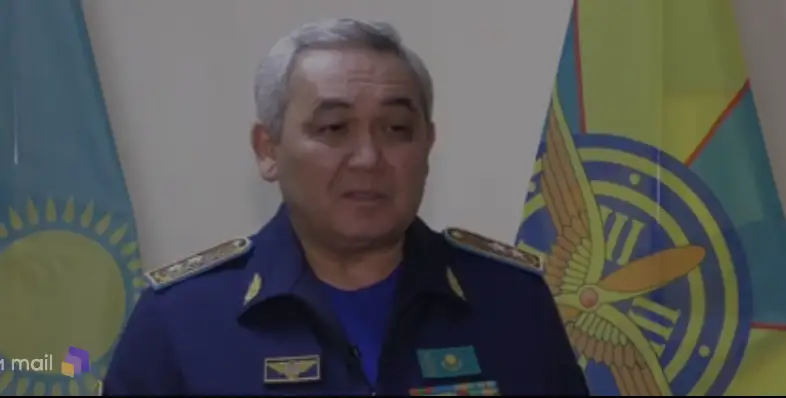 Военные летчики Казахстана посадили самолет без передней стойки шасси