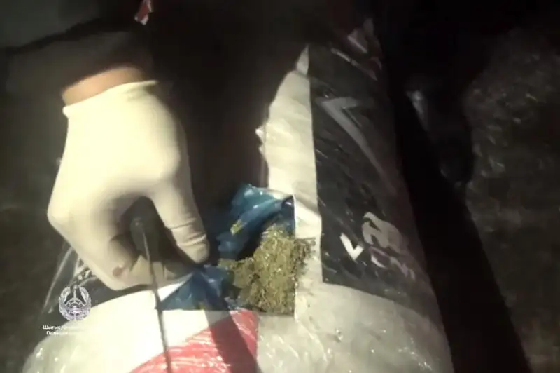 Наркоторговцы перевозили марихуану в боксерской груше в Семее