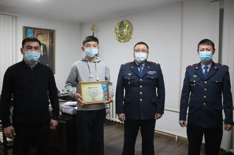 Школьник нашел потерявшуюся двухлетнюю девочку в Туркестанской области