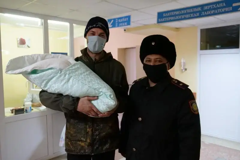 Через блокпосты помогли проехать отцу новорожденного в СКО