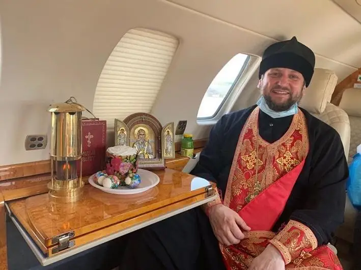 Благодатный огонь доставили в Казахстан