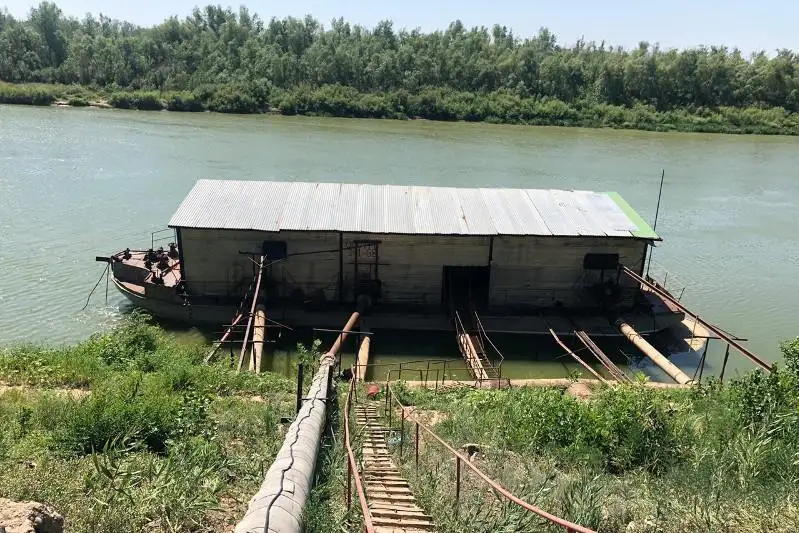 В 40-градусную жару уральцы остались без питьевой воды