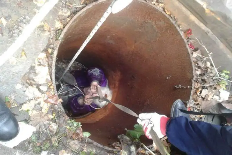 83-летняя женщина упала в заброшенный колодец в Петропавловске