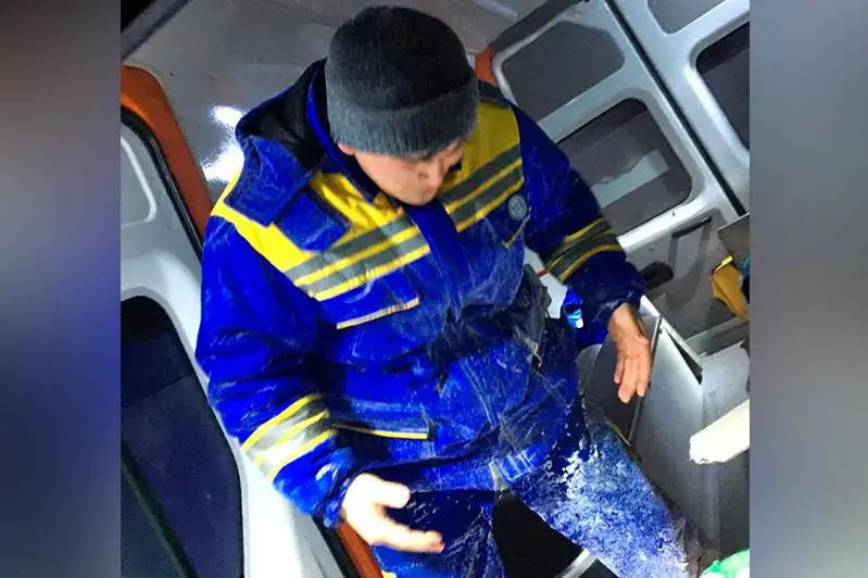 Путь реанимобилю с роженицей пробивали погрузчиком в Павлодарской области