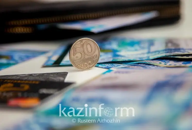 Медсестра в Караганде решила вопрос по зарплате через электронный ящик обращений