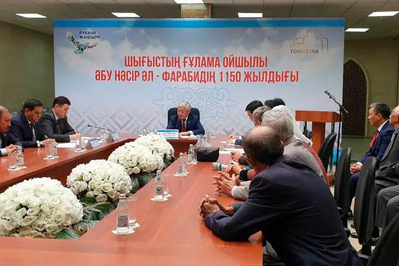 Бердибек Сапарбаев дал поручения по подготовке к юбилею аль-Фараби
