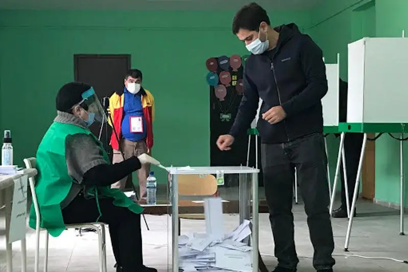 Явка на парламентских выборах в Грузии составила 56,11%