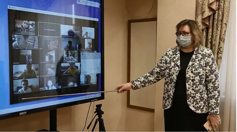 Социально уязвимых школьников в столице обеспечили компьютерами и безлимитным интернетом