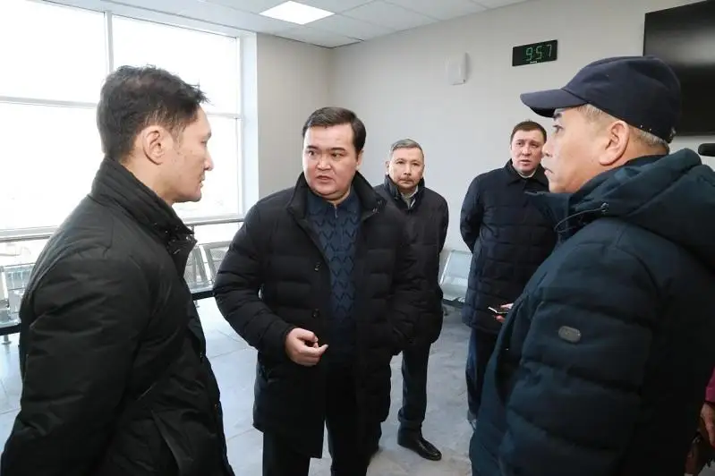 Качество работ на железнодорожном вокзале Караганды раскритиковал аким области