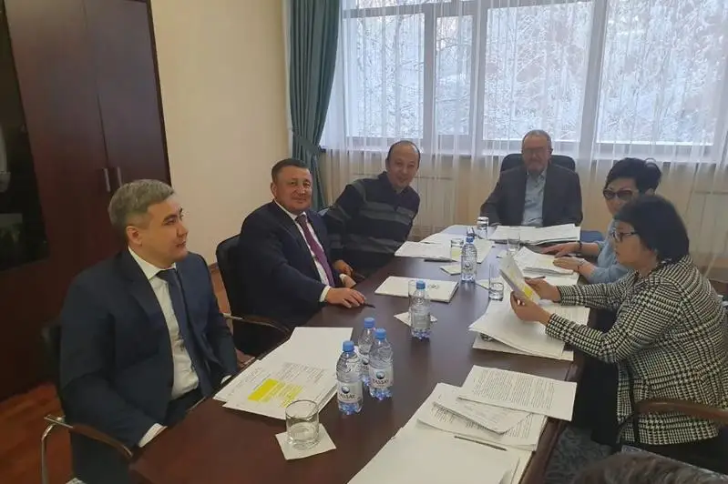 Привлекать общественников при отборе кадров в госорганы предлагают в Казахстане