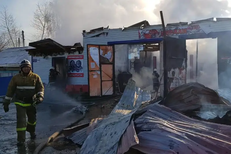 Здание СТО загорелось в Восточно-Казахстанской области