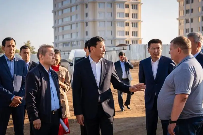 Алтай Кульгинов ознакомился с ходом строительства соцобъектов ЖМ «Пригородный»