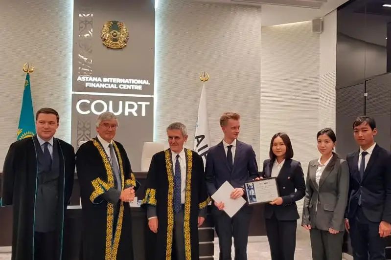 В Суде МФЦА наградили победителей студенческого юридического конкурса