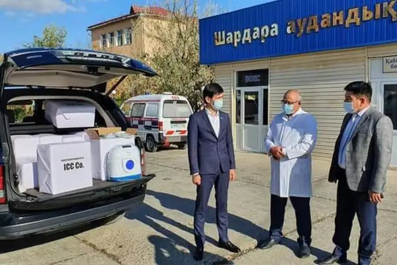 10 кислородных концентраторов подарили районной больнице в Туркестанской области