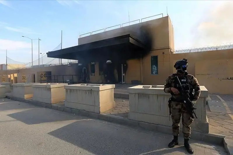 Протестующие покинули территорию посольства США в Багдаде