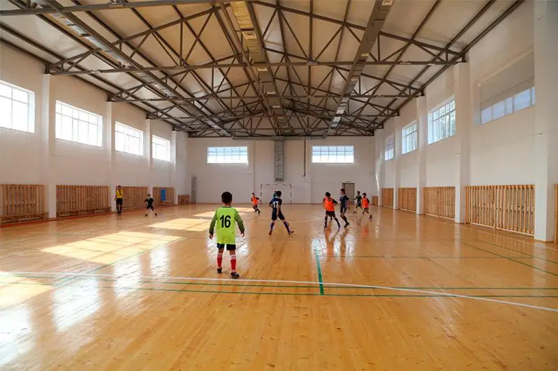 Новые спорткомплексы и беговую дорожку открыли в Уральске