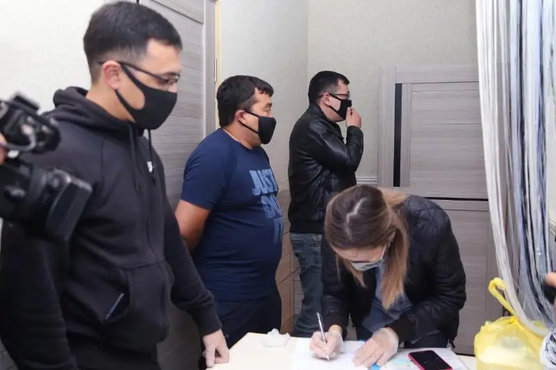 В Уральске владельцев кафе, автомоек и магазинов штрафуют за нарушения карантина