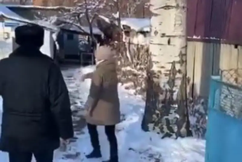 Многодетную семью обеспечили углем полицейские Алматинской области