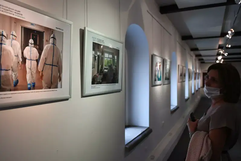 Посвященная пандемии фотовыставка проходит в Грузии