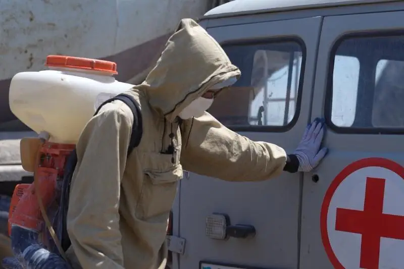 На строительных площадках в Мактаарале проводятся дезинфекционные работы