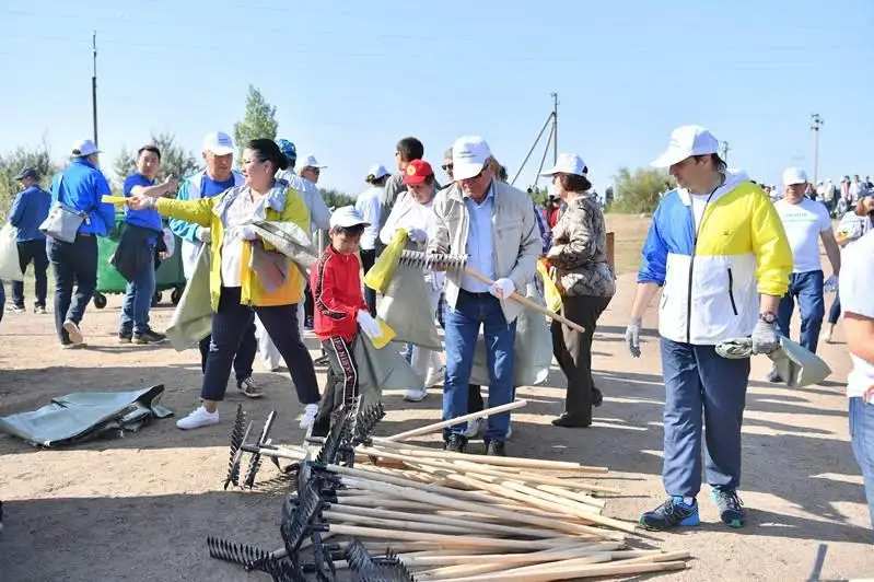 Мажилисмены поддержали экочеллендж #Birge #TazaQazaqstan