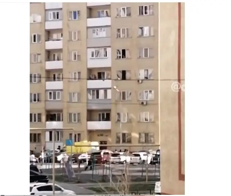 Пятилетний ребенок выпал с шестого этажа и разбился насмерть в Алматы