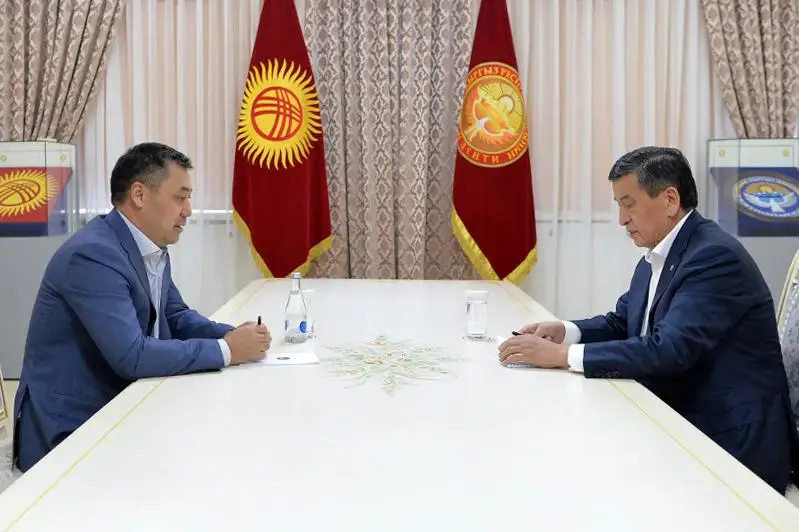 Сооронбай Жээнбеков вернул в парламент страны постановление об утверждении правительства