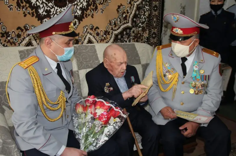101-летнего ветерана поздравили в ВКО