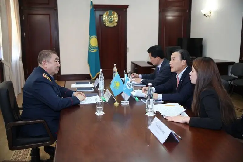 Глава МВД РК встретился с президентом Интерпола