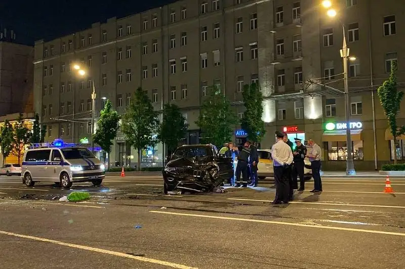 Адвокат заявил, что сидевший в машине Михаила Ефремова водитель установлен