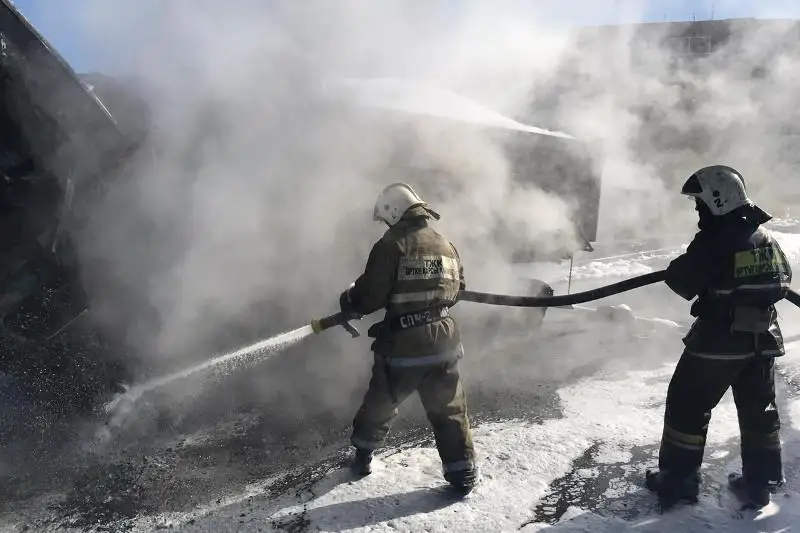 Два автомобиля сгорели за двое суток в Карагандинской области