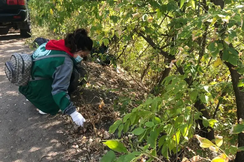 30 тонн мусора убрали волонтеры Уральска