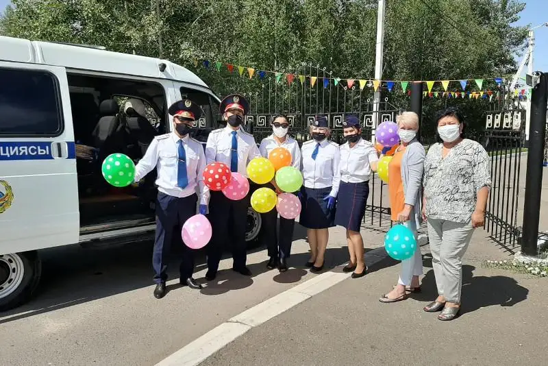 Полицейские Павлодарской области сделали сюрприз детям в честь 1 июня