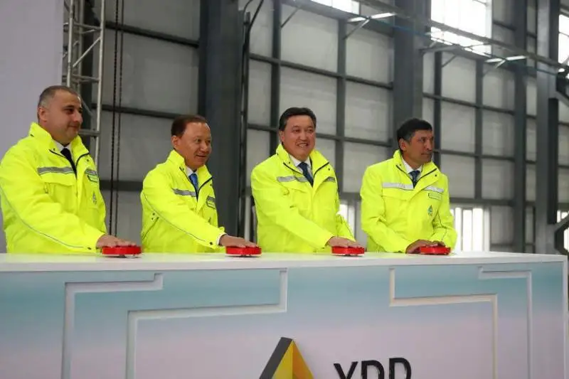 Аскар Мамин открыл ферросплавный завод в Карагандинской области