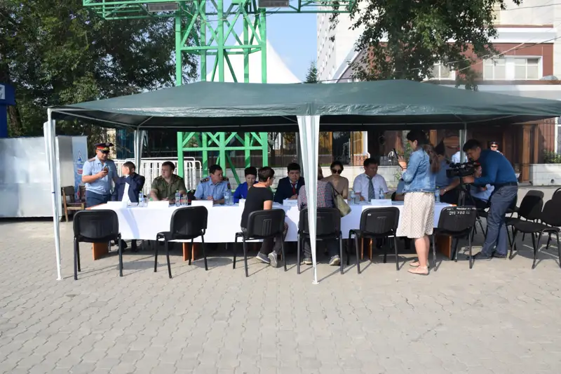 «Приемная на дороге» прошла на центральной площади в Кокшетау
