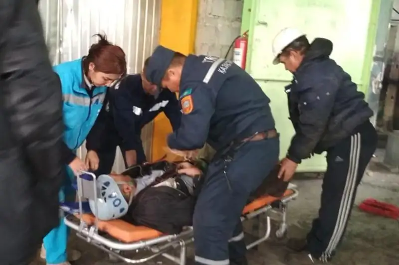 Водителя автокрана с приступом инсульта спасли в Актобе