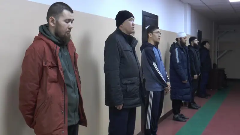 Шестеро алматинцев незаконно занимались ремонтом телефонов