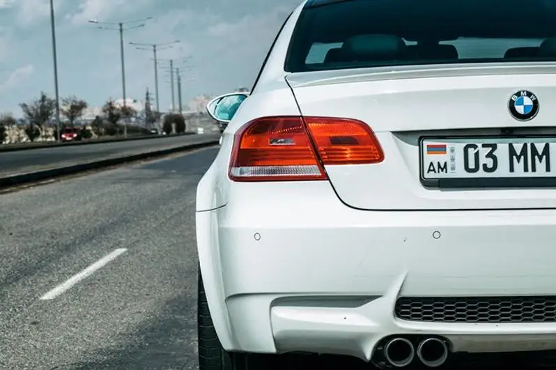 Почти 2 тысячи автомашин из Армении поставили на учет в Атырауской области