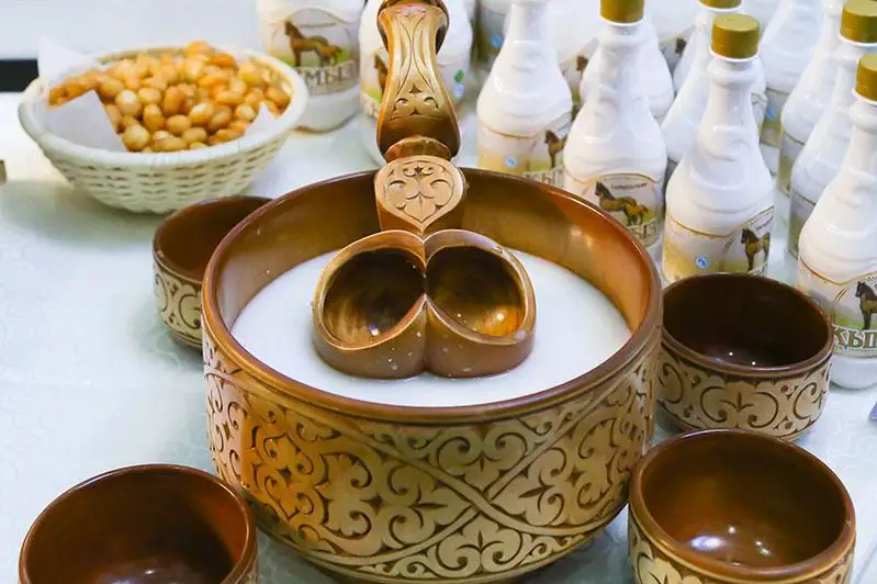 Более 400 тонн кумыса и почти тысячу тонн шубата произвели за полгода в Казахстане