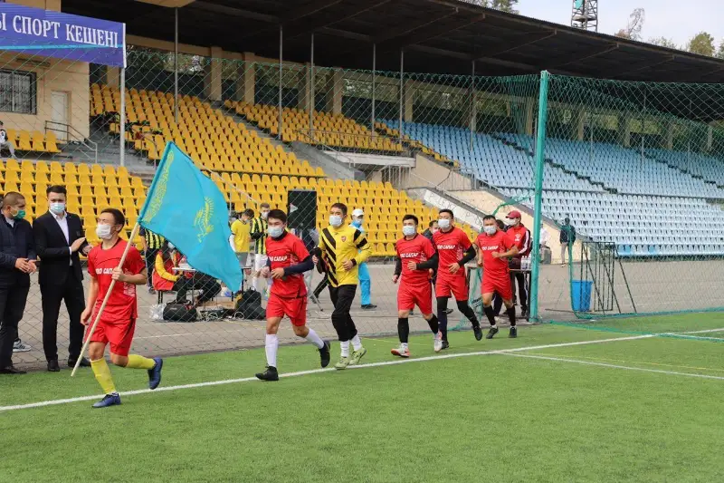 Турнир по футболу среди работающей молодежи прошел в Нур-Султане