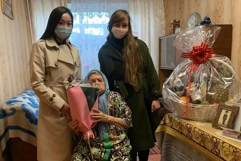 Долгожителей поздравил аким Караганды