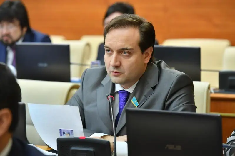 О казахстанском опыте транзита власти - Артур Платонов