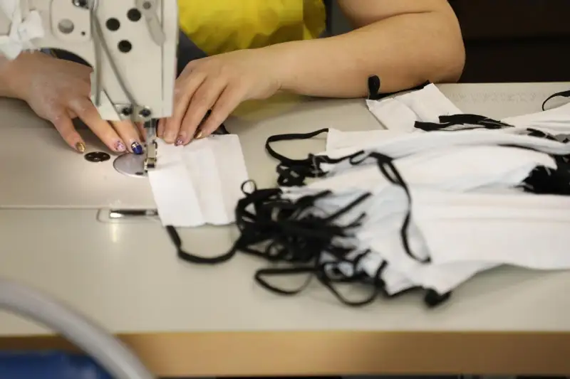 150 тысяч защитных масок раздадут в Атырау