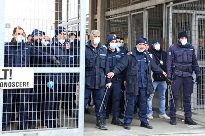 Италия ввела жесткие меры по борьбе с коронавирусом по всей стране