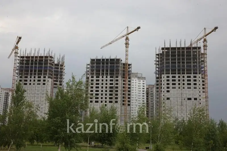 Президент  поручил ускорить строительство жилья в столице