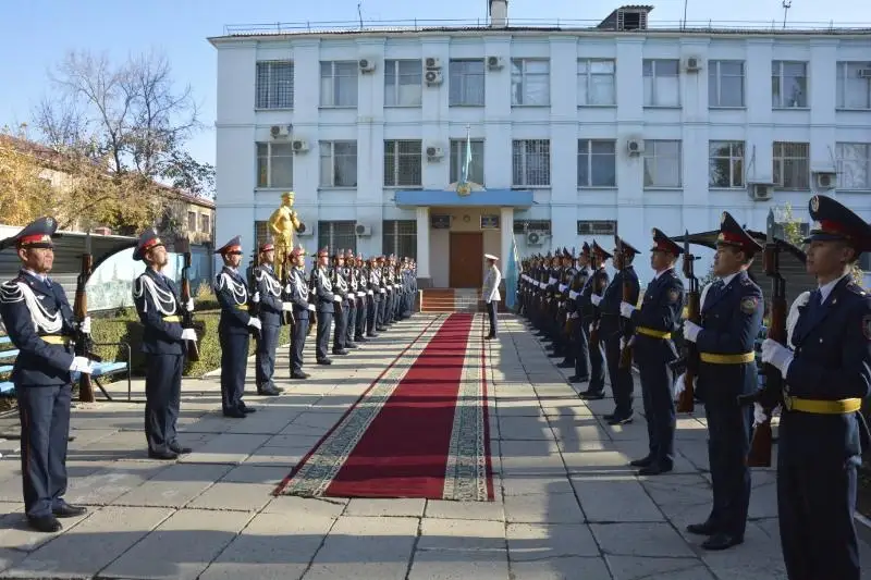 Полицейские Жамбылской области чтят память о безвременно ушедших коллегах