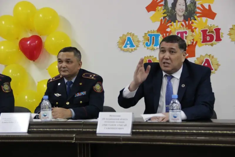 Участковые инспекторы полиции отчитываются перед населением Актобе